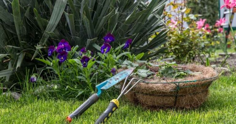 Simple-DIY-Garden-Projects-To-Try-This-Weekend